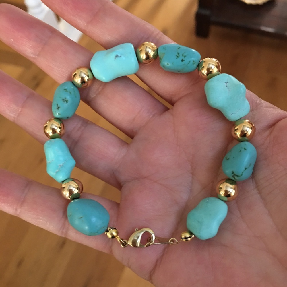 Chunky turquoise gold tone bead bracelet - Picture 2 of 8